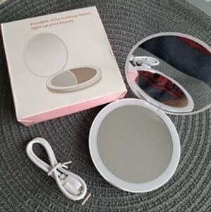 🆕 Rechargeable LED Makeup Compact 🪞🪞🪞